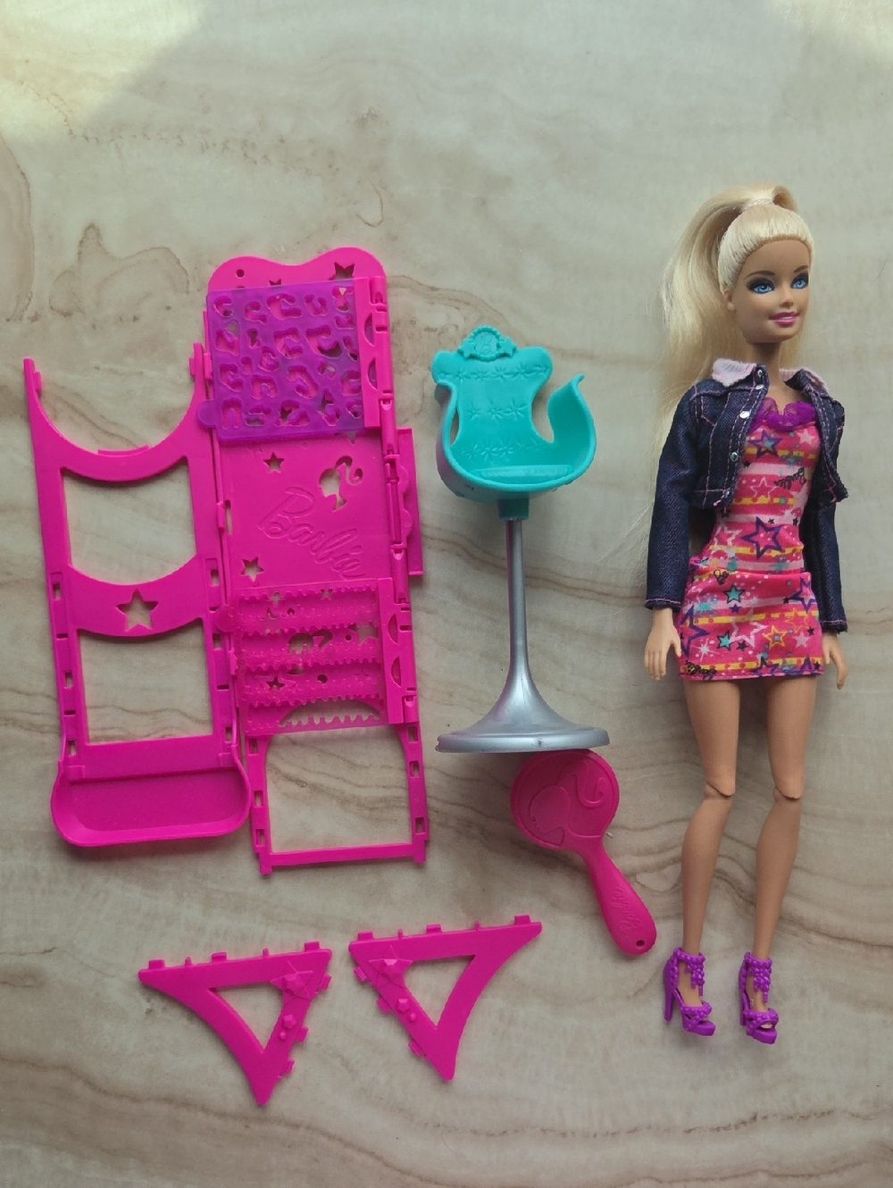 Barbie Hairtastic Colour And Design
